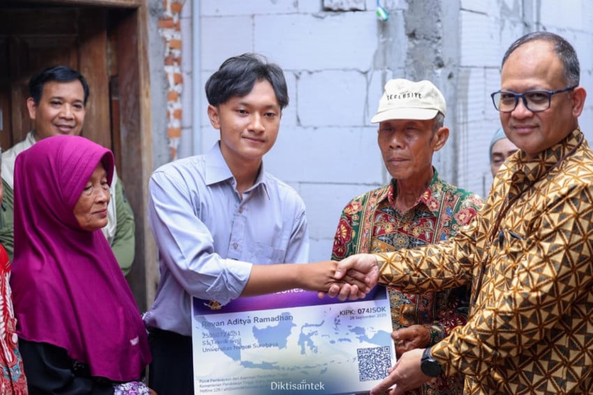 Revan, Mahasiswa Unesa Penerima KIP Kuliah: Inspirasi Pantang Menyerah!