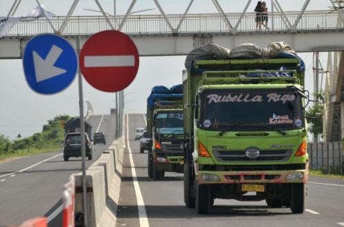 Kabar Gembira! Sopir Truk Bakal Dapat Rumah Subsidi & Beasiswa