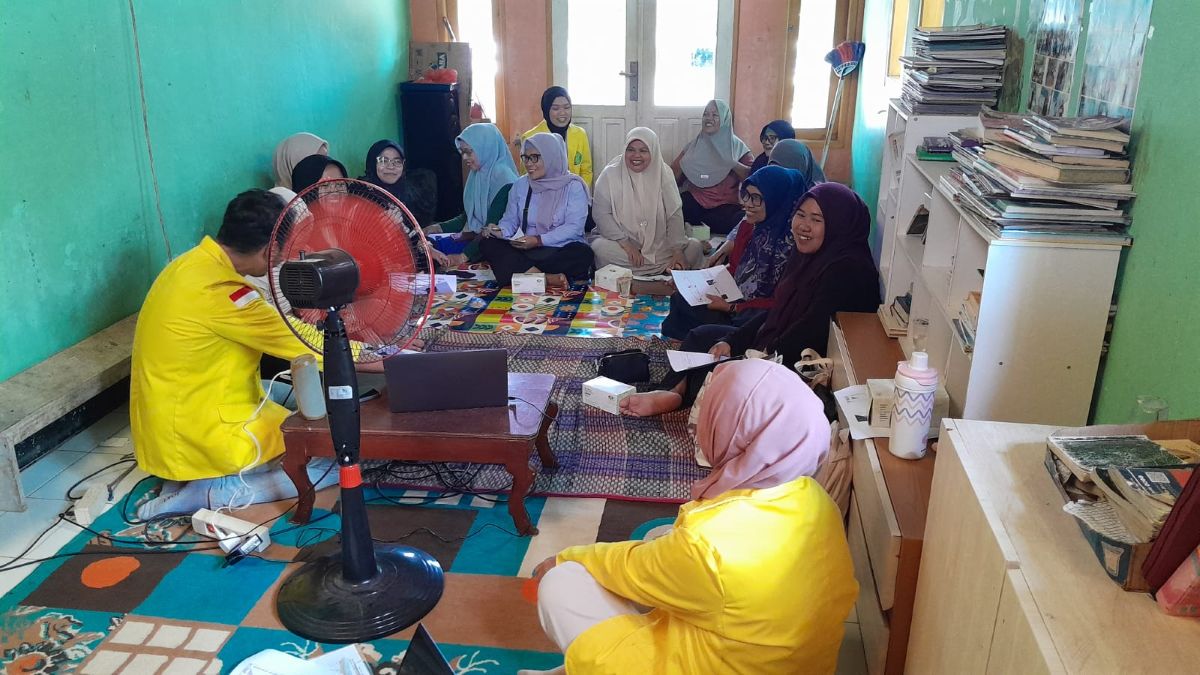 Menggali Kesadaran Lingkungan: Kelas Edukasi untuk Lansia Alzheimer