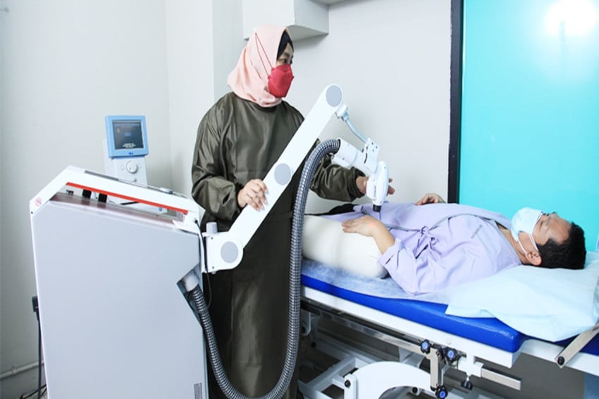 Perbedaan Fisioterapi & Ortopedi: Mana yang Tepat untuk Anda?