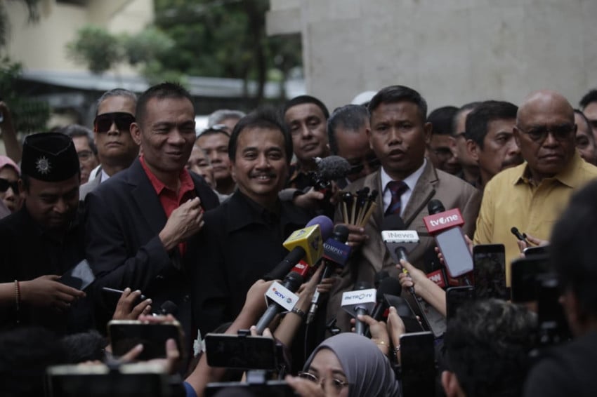 Roy Suryo Tersangka Ijazah Palsu Jokowi: Jejak Pendidikan Disorot!