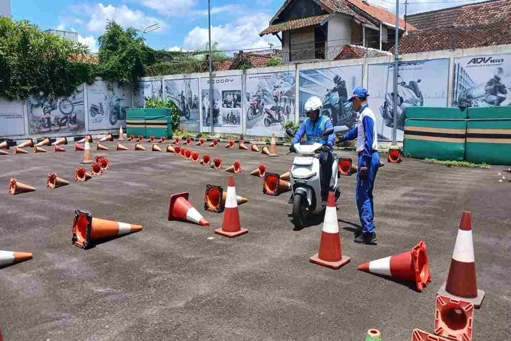 Astra Motor Yogyakarta: Latih Karyawan Angkasa Pura