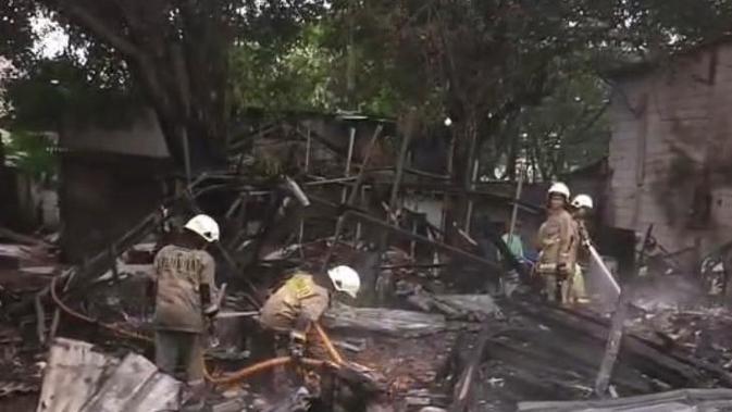 Kebakaran Melahap Cengkareng: 7 Bangunan Hangus