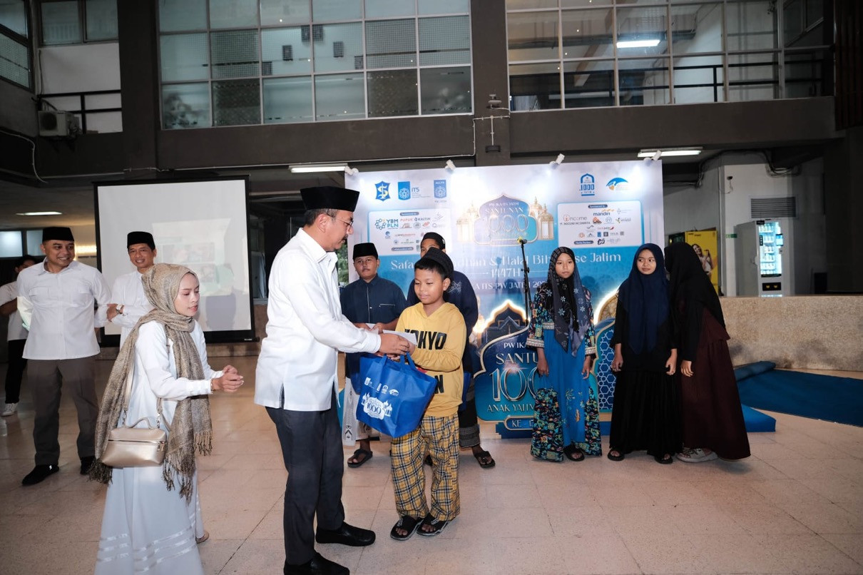 PW IKA ITS Berbagi Santunan untuk 1.200 Anak Yatim