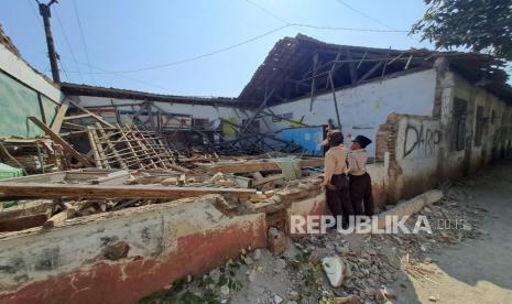Bangunan SDN 2 Tugu Ambruk, Guru Sebut Sejak 1976
